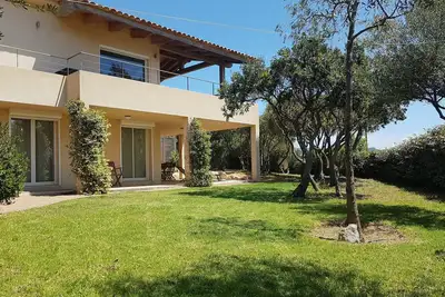 Image de Rez De Villa, Grande Terrasse Couverte Et Jardin, Calme, CLIMATISÉ