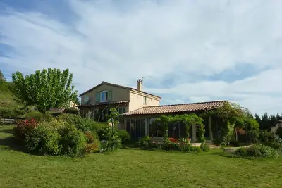 Image de Maison isolée proche Barjac pour 13 personnes avec piscine.