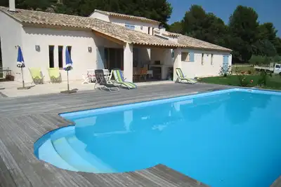 Image de Villa avec piscine à Pélissanne, 25 km Aix en Provence, 45 km Arles