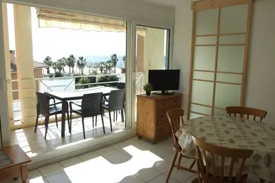 Image de Appartement face à la mer avec piscine et parking privé