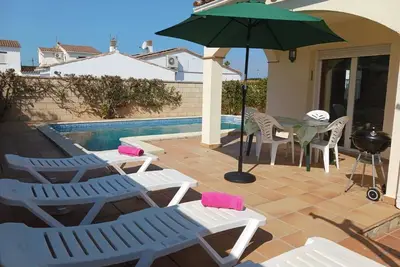 Image de Maison plein pied pour 6 pers. avec piscine privée à L'Escala à 1500m de la plage