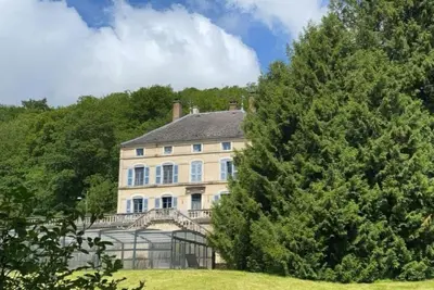 Image de Belle propriété bourgeoise au cœur de la Bourgogne Historique