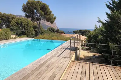 Image de Propriété \"Saint Vincent\" Cassis vue mer et cap Canaille