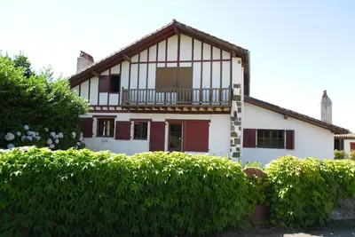 Image de Maison familiale, ferme authentique basque de 340m2 à15 km Biarritz Bayonne
