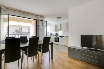 Image de Appartement de standing 8 pers, hyper centre Arcachon, balcon, parking privé, proche plages et gare