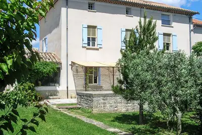 Image de Mas entre Avignon, le Luberon et le Mont Ventoux, 10 couchages, piscine, jardin