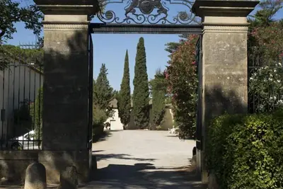 Image de Charmant appartement avec jardin privé dans une chateau viticole avec piscine