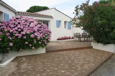 Image de Villa tout confort situe en bord de mer excellente prestation. classée 3 étoiles