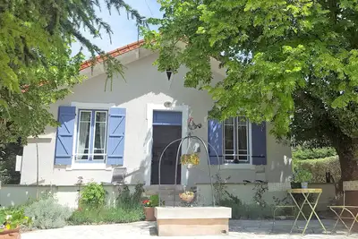 Image de Bedoin maison 6/7 personnes avec piscine privative et son jardin proche du cent