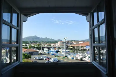 Image de Appartement de charme avec vue sur le port de St Jean de Luz et les montagnes