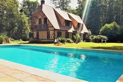 Image de Maison Normande avec piscine en pleine campagne