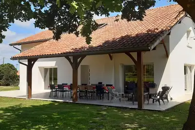 Image de Grande maison à 10 mn de l'océan avec piscine