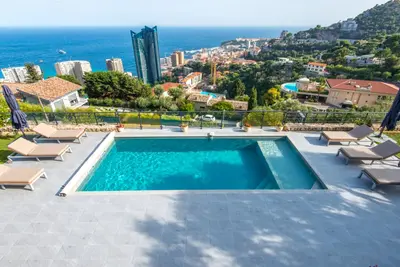 Image de Magnifique Villa avec vue Mer et Piscine chauffée aux portes de Monaco