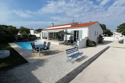 Image de Villa 3 chambres avec piscine chauffée. Location du dimanche au dimanche