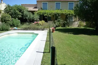 Image de Villa avec piscine dans petit village provençal proche de l'isle sur la sorgue