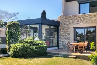 Image de Villa de charme - Jardin arboré & Piscine Privee