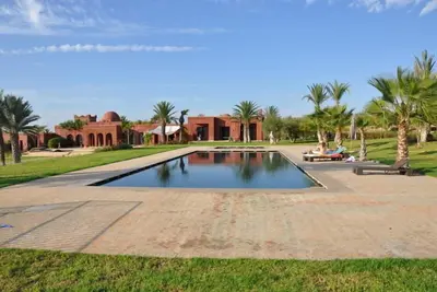 Image de A 15km de Marrakech Magnifique villa sur 3, 5 ha Vue sur l'Atlas Grand standing