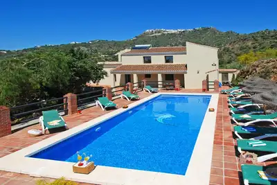 Villa Poyatos, Piscine Chauffée, Wifi, A/C, Bbq, Petfriendly, vue sur la mer! !