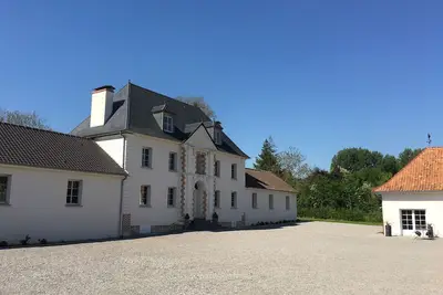 Image de Demeure de Charme avec Piscine chauffée et Spa toute l'année