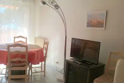 Image de Cagnes/mer, apt 70m2, 50m des plages, vue mer, clim, Wifi, proche commerces, garage