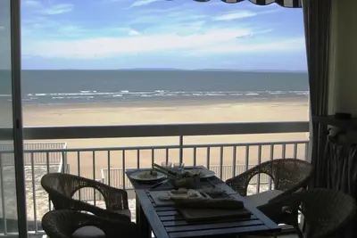 Image de Front de Mer et accès direct sur plage. Superbe P2 pour 4 à 6 pers, Rive droite