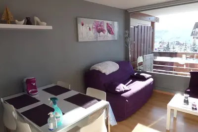 Image de Alpe d'Huez, cosy, south-facing studio with view, at the foot of the slopes