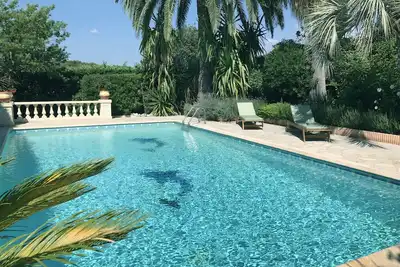 Image de Belle Villa Vue Mer Avec Grande Piscine Et Jardin A Antibes