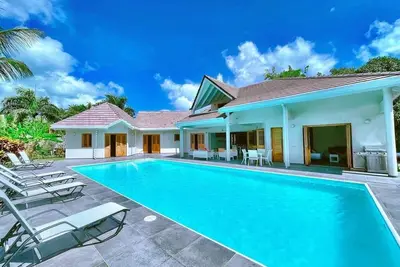 Image de Lemon Villa, villa de luxe neuve pour 14 pers, mer à 150 m