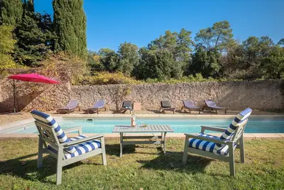 Image de Très belle propriété d'inspiration italienne avec piscine - lac du Salagou-