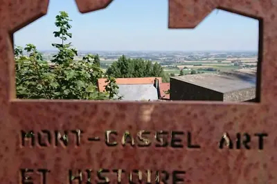 Image de maison typique en centre village