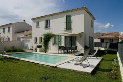Image de Villa neuve avec piscine au pied des Alpilles