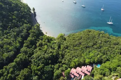 Image de Maison dans résidence privée, avec piscine à Malendure - Bouillante