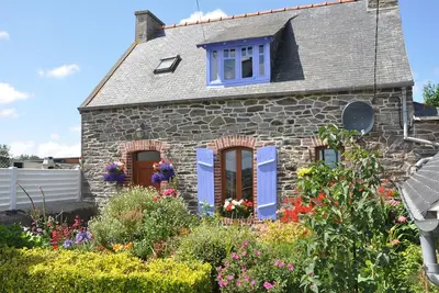 Image de maison indépendante en granite à Treguier