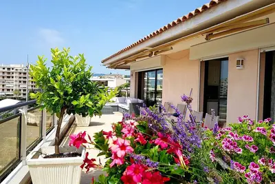 Image de 3 Ch 2 Sdb Pointe Croisette Immense terrasse Vue mer panoramique Wifi Clim Park