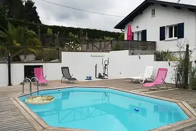 Image de Maison/Piscine A 10 Mn De Biarritz Et A 5 Mn De Bayonne
