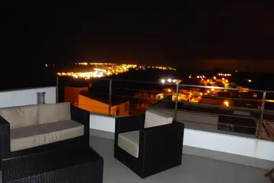 Image de Villa d'Architecte, Sur les hauteurs, Vue Mer, calme, Terrasse 360°.