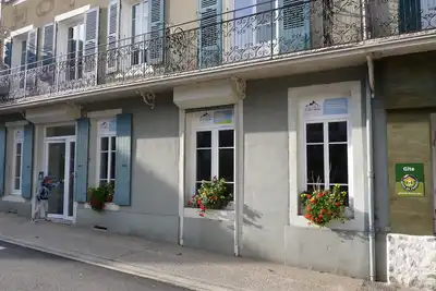 Image de Le Petit Chartreux : maison de village 10 /12 personnes
