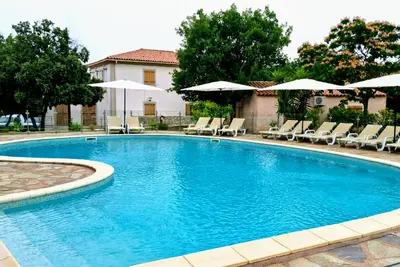 Image de Proche plage, villa climatisée avec terrasse et piscine dans résidence