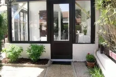 Image de Villa st cyprien plage, proche mer, joliment décorée avec piscine