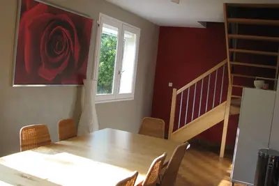 Image de Maison gite individuelle avec espace vert clos au calme