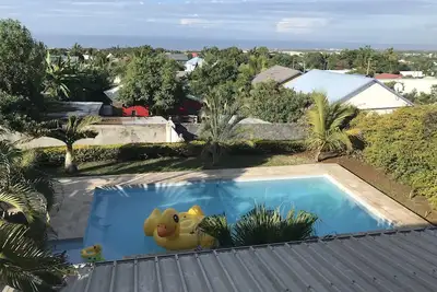 Image de Appartement avec piscine et terrasse avec vues exceptionnelles mer et montagne