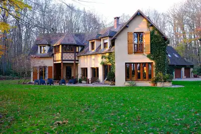 Image de Villa standing (400m/2) à l'orée de la forêt. Center Parcs à deux pas.