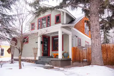 Image de Cozy Home, à quelques pas du centre-ville / Msu