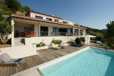 Image de Grande Villa Luxe Architecte 300m2, 5*, Vue Mer/Golf, Piscine chauffée, Fibre