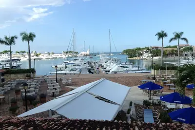 Image de Vue sur l'océan / la marina avec 2 chambres et 3 salles de bains