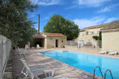 Image de Uzès : superbe gîte dans un mas provençal à 700m du centre ville