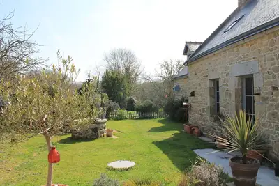 Image de Maison en pierres, au calme, à proximité de la mer