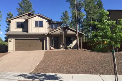 Belle maison nouvellement construite à Flagstaff Avec Pine Tree Vues