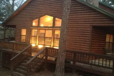 Image de Familiales privées bienvenus Cabin 3 Cac / 3 bains avec Wifi, animaux ok.