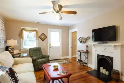 Image de Hillsboro / Belmont Bungalow - Heart of Music City - à pied de Vanderbilt & 12South